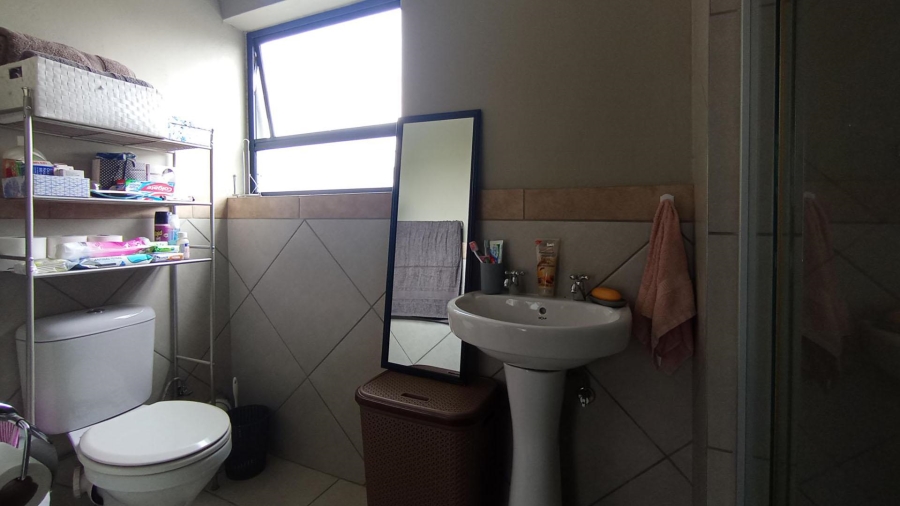 1 Bedroom Property for Sale in Glen Austin Gauteng
