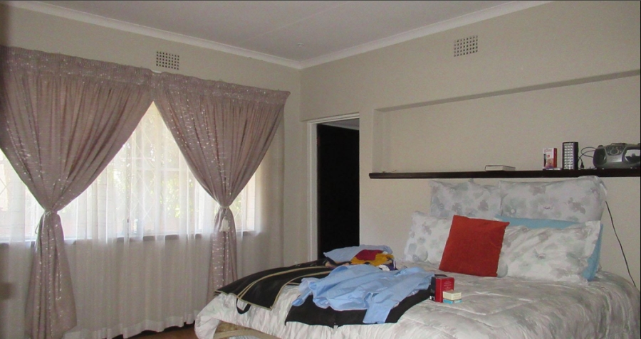 4 Bedroom Property for Sale in Constantia Kloof Gauteng