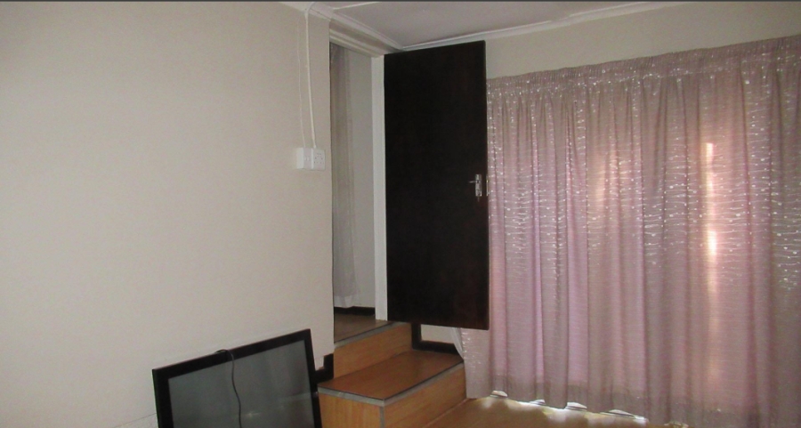 4 Bedroom Property for Sale in Constantia Kloof Gauteng