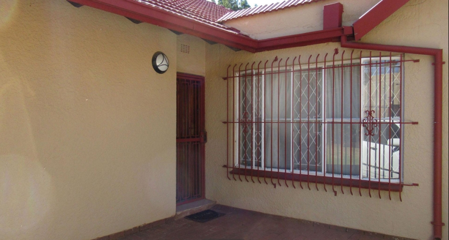 4 Bedroom Property for Sale in Constantia Kloof Gauteng