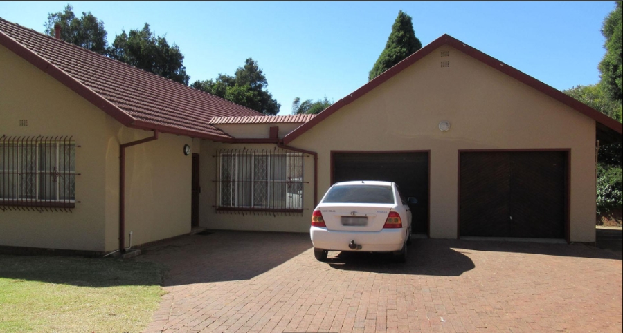 4 Bedroom Property for Sale in Constantia Kloof Gauteng