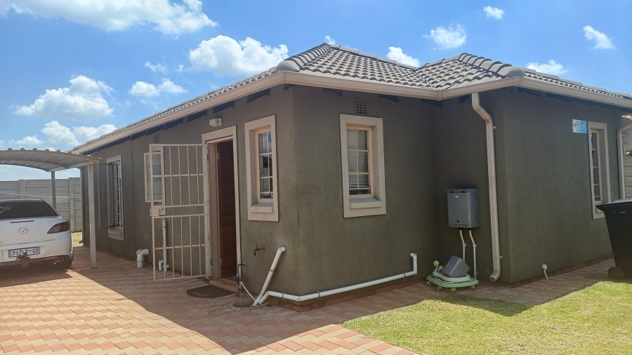 3 Bedroom Property for Sale in Sky City Gauteng