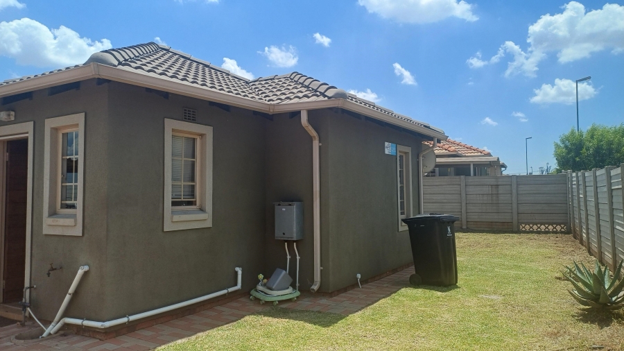 3 Bedroom Property for Sale in Sky City Gauteng