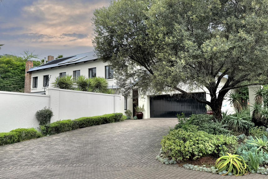 5 Bedroom Property for Sale in Bryanston Gauteng