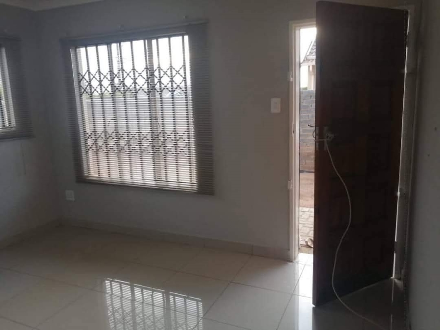 2 Bedroom Property for Sale in Protea Glen Gauteng