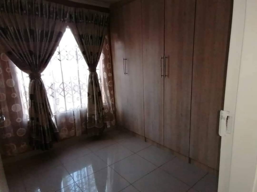 2 Bedroom Property for Sale in Protea Glen Gauteng