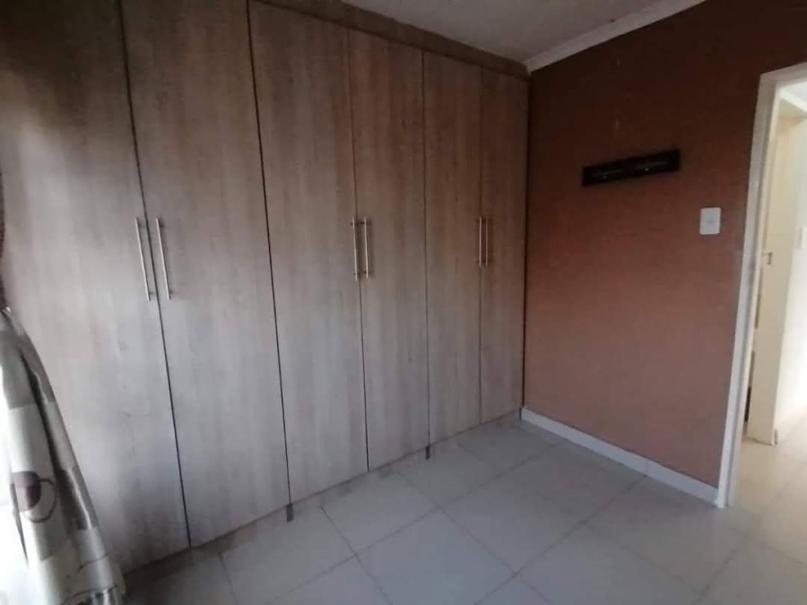 2 Bedroom Property for Sale in Protea Glen Gauteng