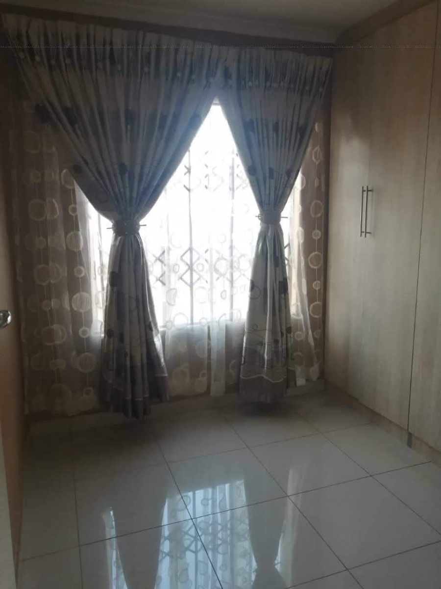 2 Bedroom Property for Sale in Protea Glen Gauteng