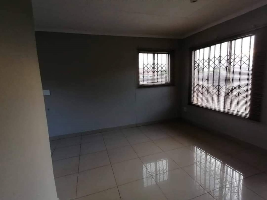 2 Bedroom Property for Sale in Protea Glen Gauteng