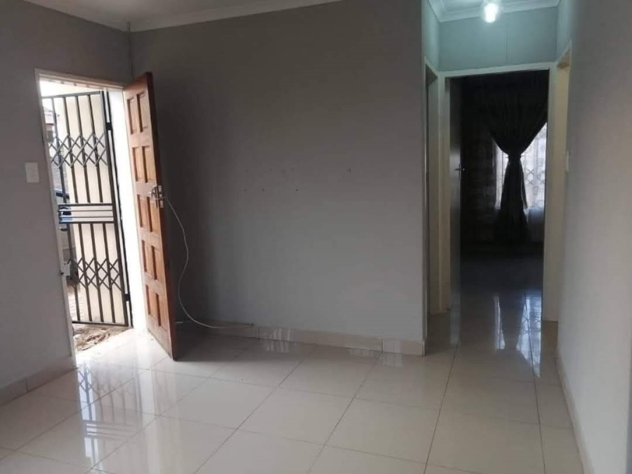 2 Bedroom Property for Sale in Protea Glen Gauteng