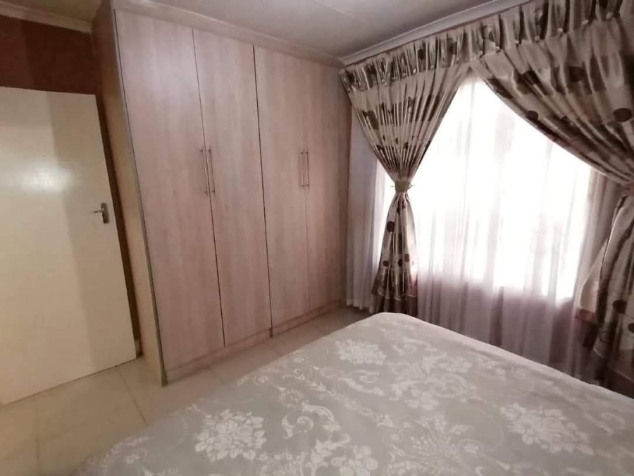 2 Bedroom Property for Sale in Protea Glen Gauteng