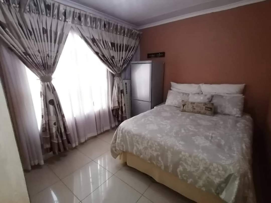 2 Bedroom Property for Sale in Protea Glen Gauteng