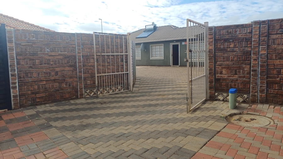 4 Bedroom Property for Sale in Sky City Gauteng