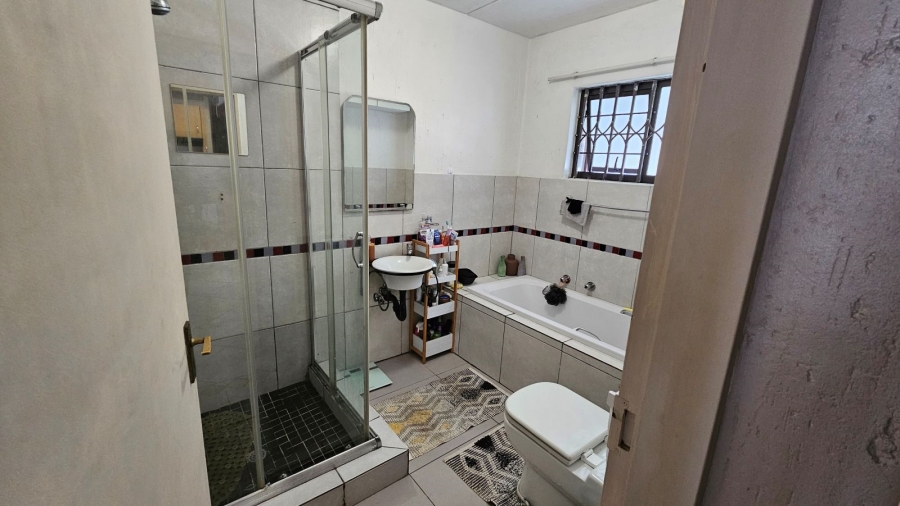 1 Bedroom Property for Sale in Sunninghill Gauteng