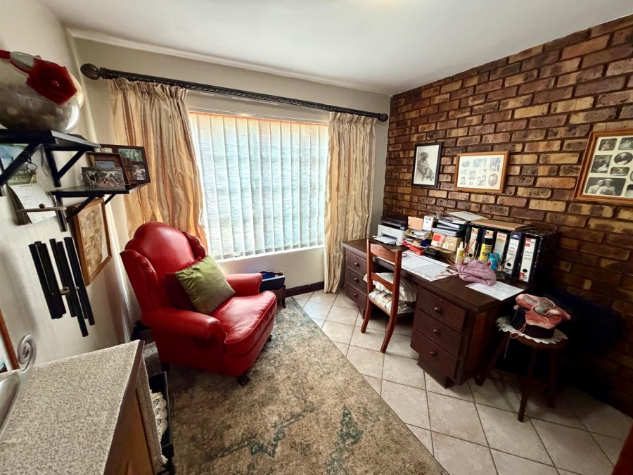 3 Bedroom Property for Sale in Eldoraigne Gauteng