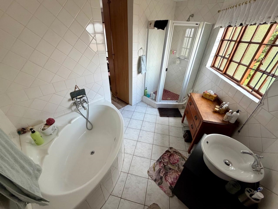 3 Bedroom Property for Sale in Eldoraigne Gauteng