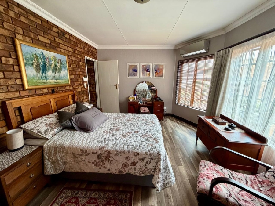 3 Bedroom Property for Sale in Eldoraigne Gauteng