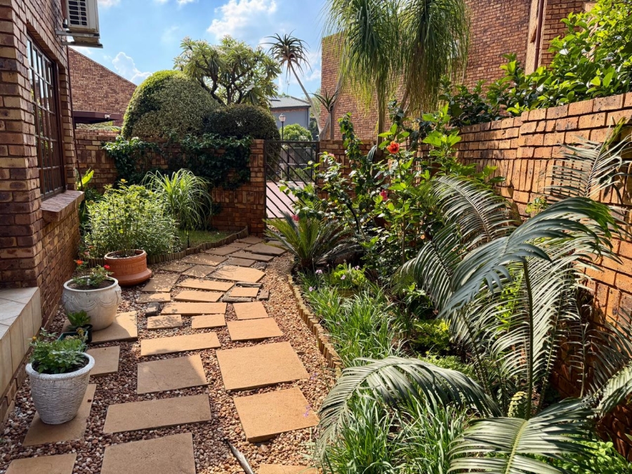 3 Bedroom Property for Sale in Eldoraigne Gauteng