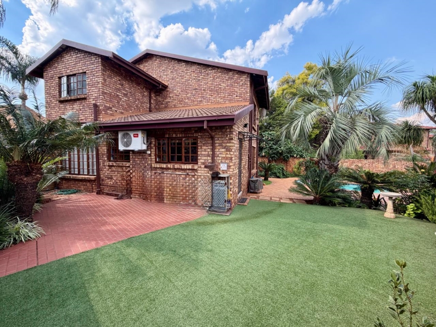 3 Bedroom Property for Sale in Eldoraigne Gauteng