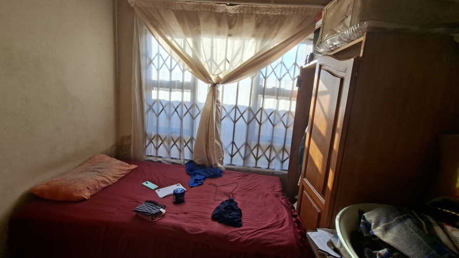 6 Bedroom Property for Sale in Tshepisong Gauteng