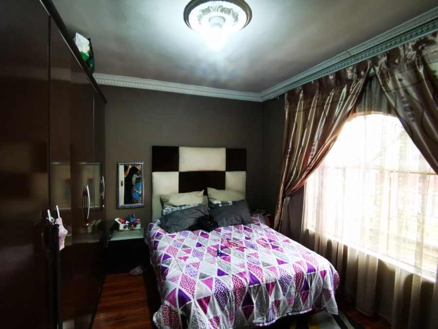 4 Bedroom Property for Sale in Lenasia Ext 11 Gauteng