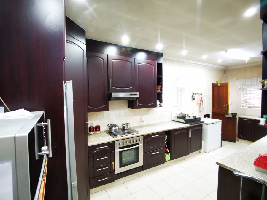 4 Bedroom Property for Sale in Lenasia Ext 11 Gauteng