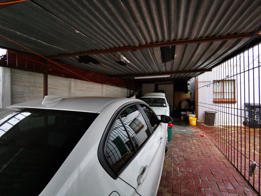 4 Bedroom Property for Sale in Lenasia Ext 11 Gauteng