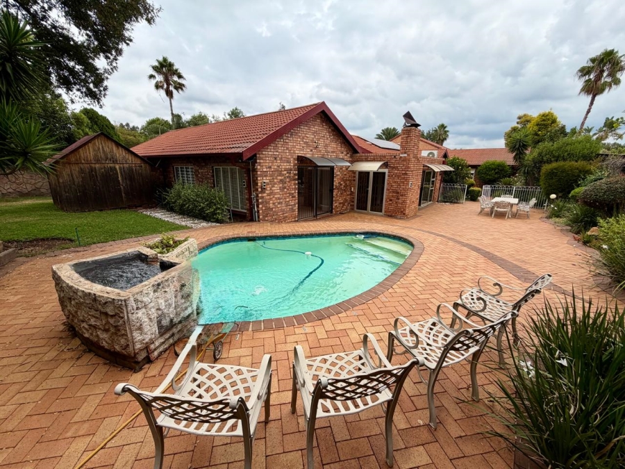 4 Bedroom Property for Sale in Wierda Park Gauteng