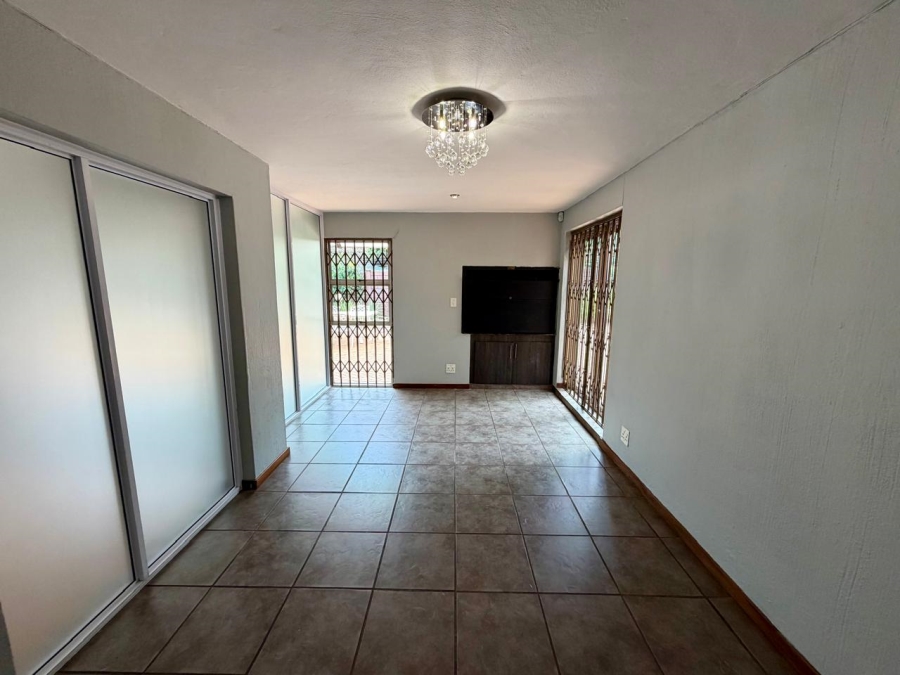 4 Bedroom Property for Sale in Wierda Park Gauteng