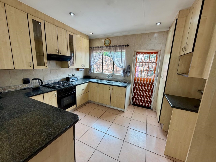 4 Bedroom Property for Sale in Wierda Park Gauteng