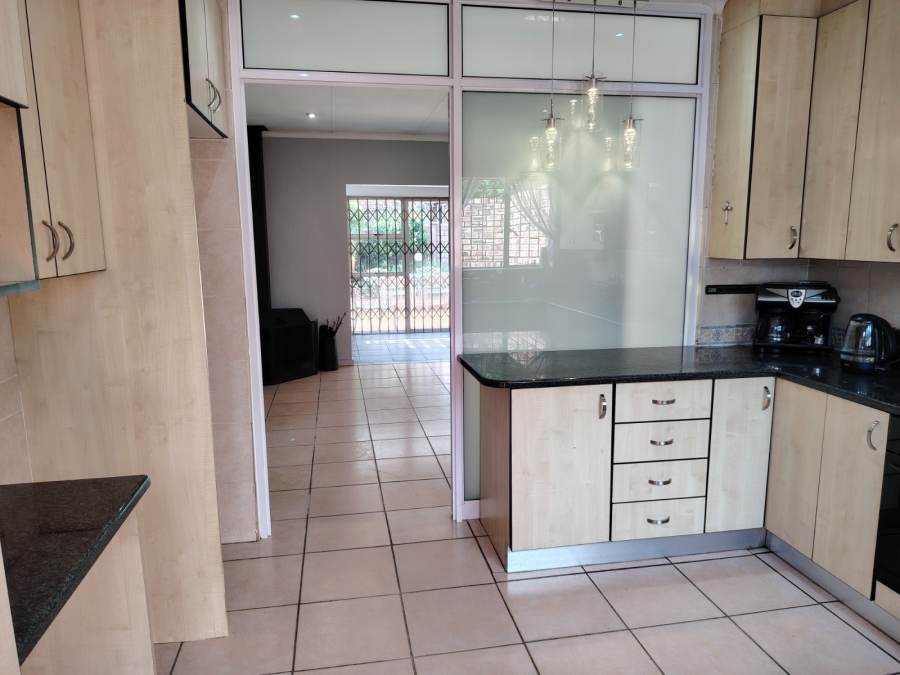 4 Bedroom Property for Sale in Wierda Park Gauteng