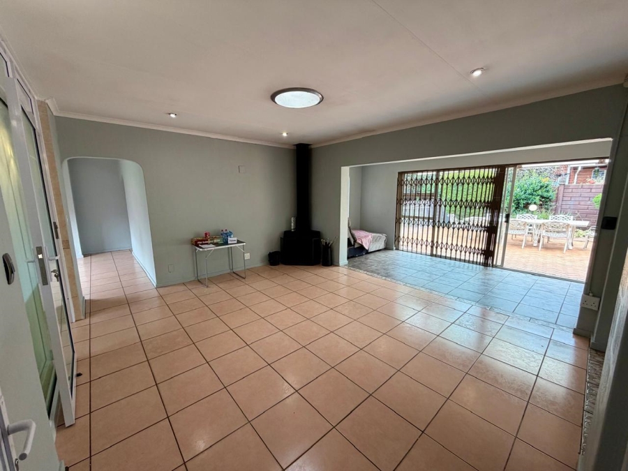4 Bedroom Property for Sale in Wierda Park Gauteng