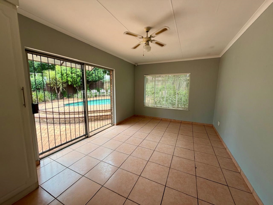 4 Bedroom Property for Sale in Wierda Park Gauteng