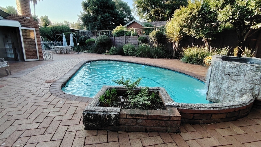 4 Bedroom Property for Sale in Wierda Park Gauteng