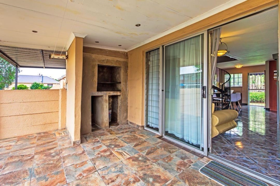 2 Bedroom Property for Sale in Lyndhurst Gauteng