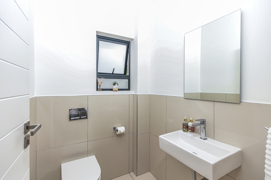 3 Bedroom Property for Sale in Lonehill Gauteng