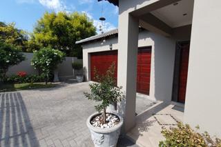 3 Bedroom Property for Sale in Buccleuch Gauteng