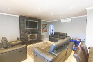 3 Bedroom Property for Sale in Buccleuch Gauteng