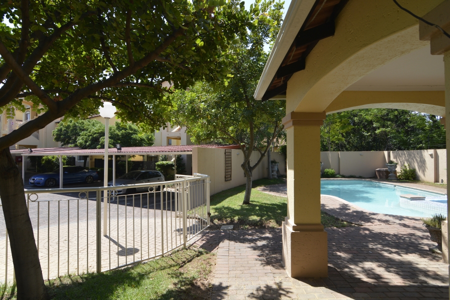 2 Bedroom Property for Sale in Sunninghill Gauteng
