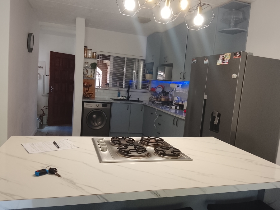 2 Bedroom Property for Sale in Vorna Valley Gauteng