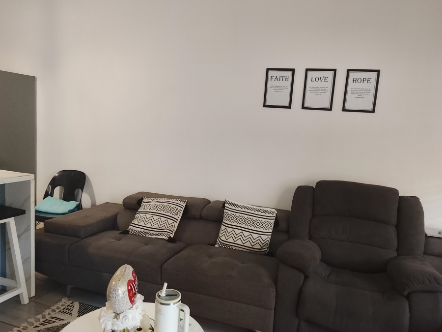 2 Bedroom Property for Sale in Vorna Valley Gauteng