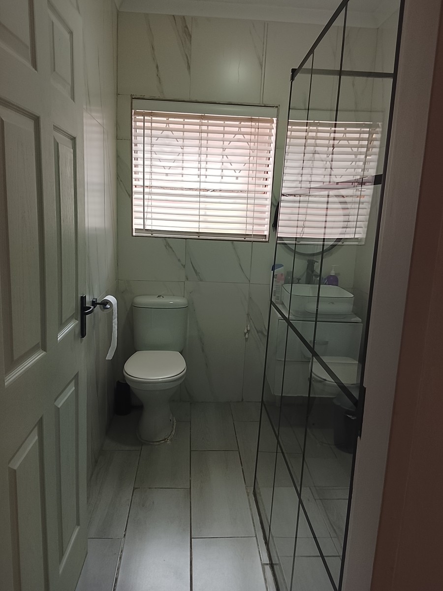 2 Bedroom Property for Sale in Vorna Valley Gauteng