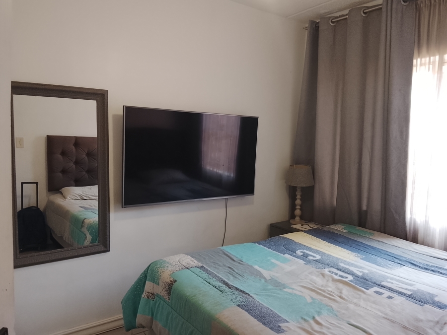 2 Bedroom Property for Sale in Vorna Valley Gauteng