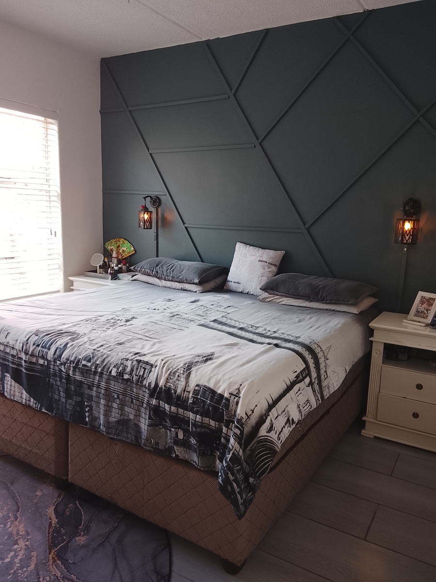 2 Bedroom Property for Sale in Vorna Valley Gauteng