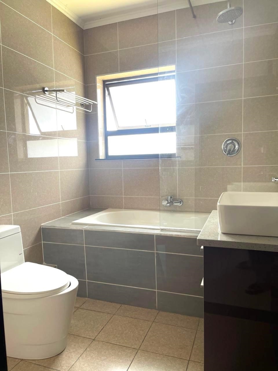 To Let 1 Bedroom Property for Rent in Fourways Gauteng