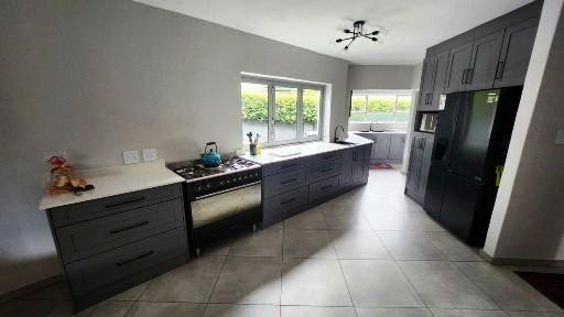 5 Bedroom Property for Sale in Eldoraigne Gauteng