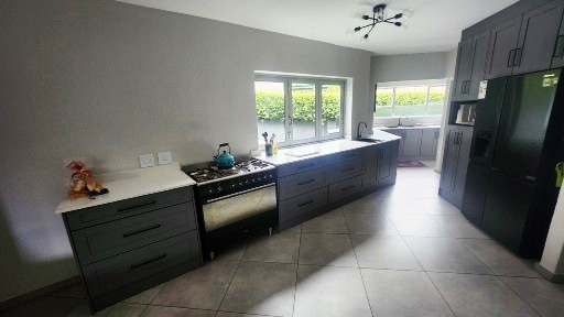 5 Bedroom Property for Sale in Eldoraigne Gauteng