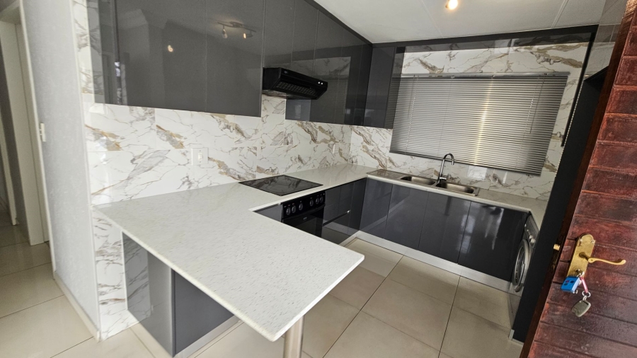 To Let 2 Bedroom Property for Rent in Morningside Gauteng