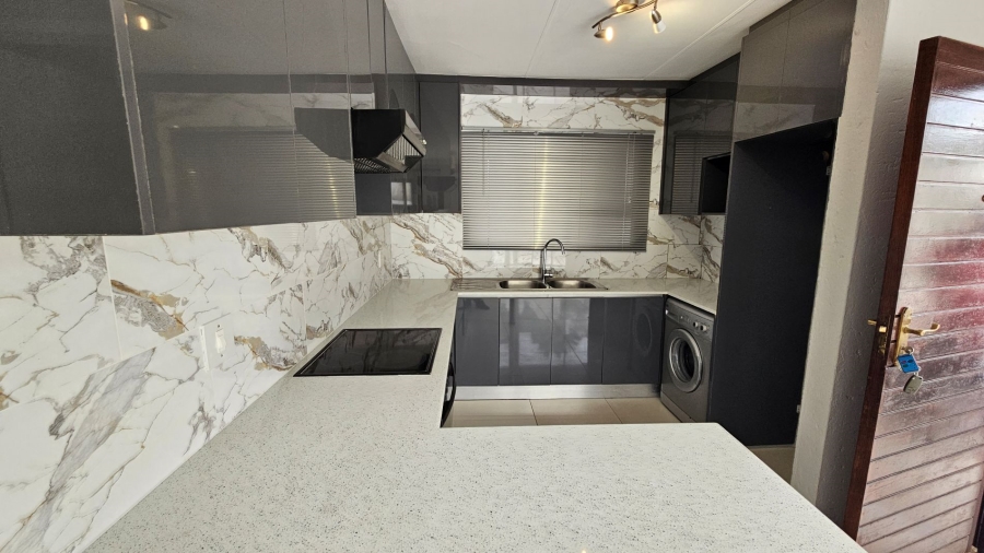 To Let 2 Bedroom Property for Rent in Morningside Gauteng