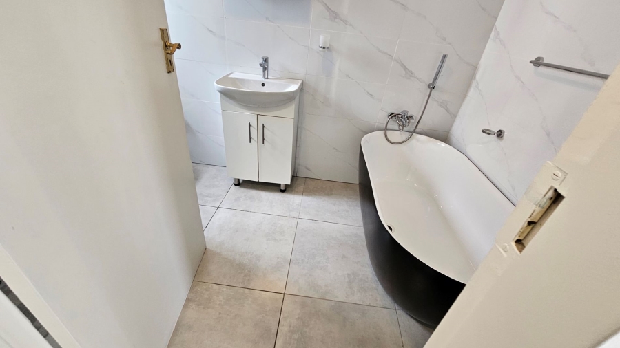 To Let 2 Bedroom Property for Rent in Morningside Gauteng